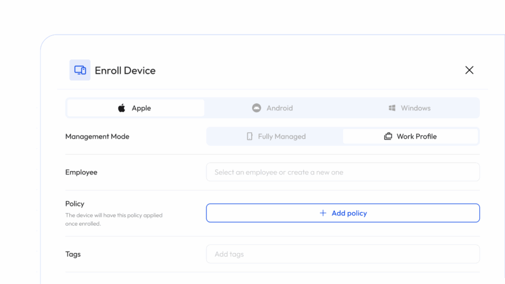 Pantalla de registro de dispositivos Applivery que muestra las opciones de Apple, Android y Windows con modos de gestión (gestión completa, perfil de trabajo), diseñada para admitir políticas BYOD y garantizar al mismo tiempo un manejo seguro de los datos corporativos.