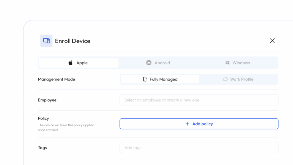 Interfaz de registro de dispositivos Applivery que muestra las opciones de Apple, Android y Windows con el modo «Totalmente gestionado» seleccionado, destacando la gestión de dispositivos propiedad de la empresa para una configuración y seguridad optimizadas.